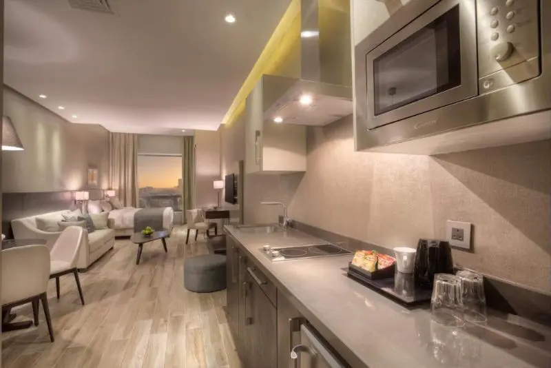 سوییت سوپریور, The House Boutique Suites