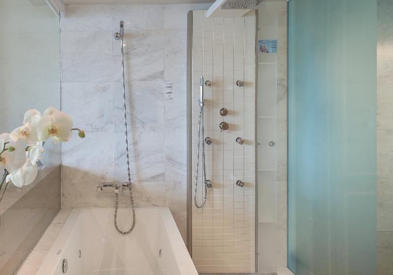 استودیوی لوکس, Ybc Grand