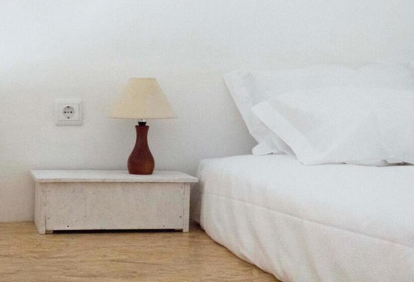 اتاق خانوادگی, Patinha Inn