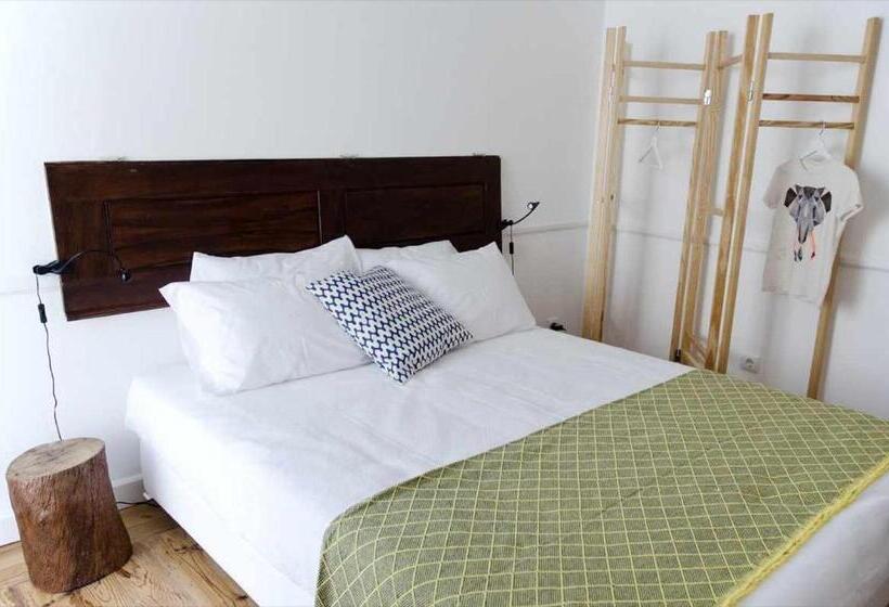 اتاق استاندارد با سرویس بهداشتی مشترک, Patinha Inn