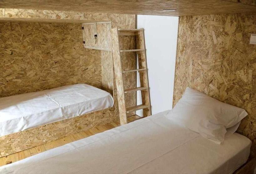 اتاق استاندارد سه نفره, Patinha Inn