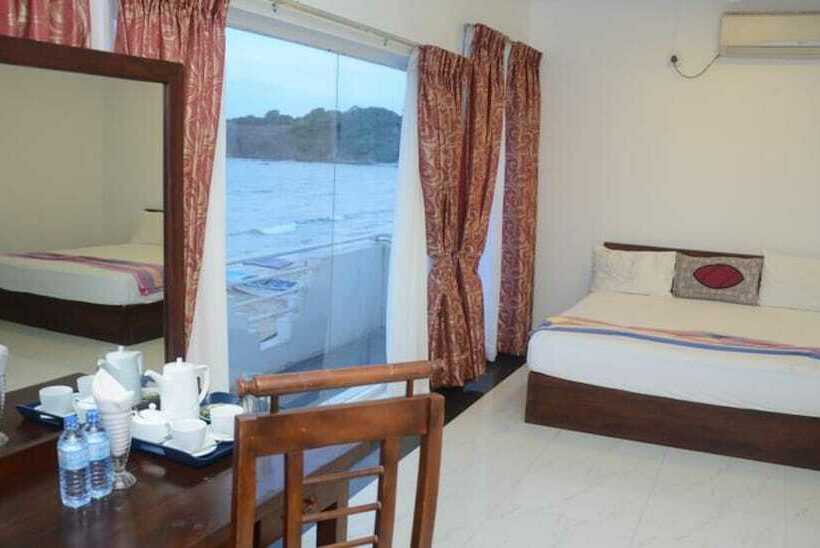 Basic Værelse Dobbeltseng, Trinncotopazbeach