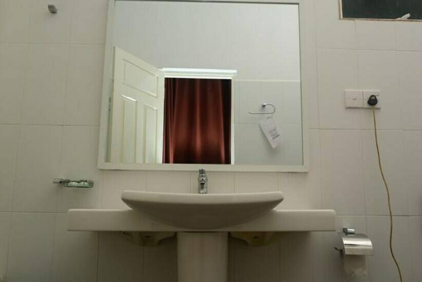 Basic Værelse Dobbeltseng, Trinncotopazbeach