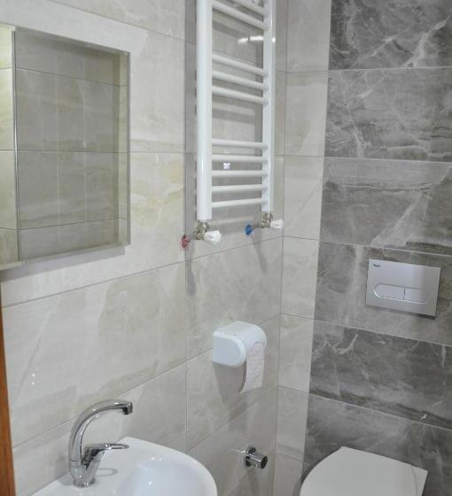 스탠다드 트리플 룸, Altuğ