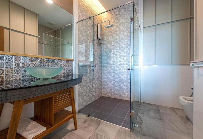 اتاق لوکس, Baan Rim Ao