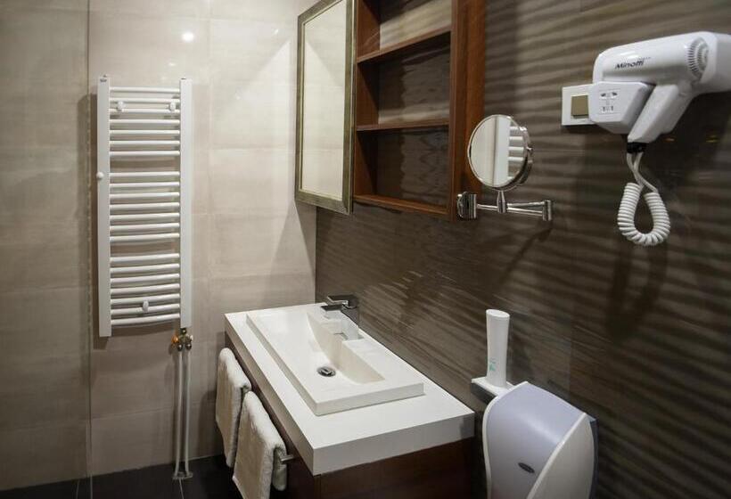 اتاق استاندارد سه نفره, Ideo Lux