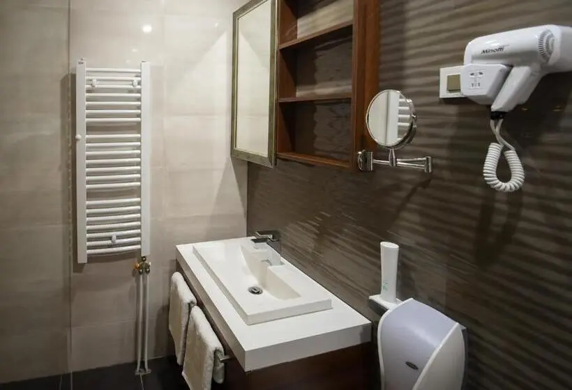 اتاق استاندارد سه نفره, Ideo Lux