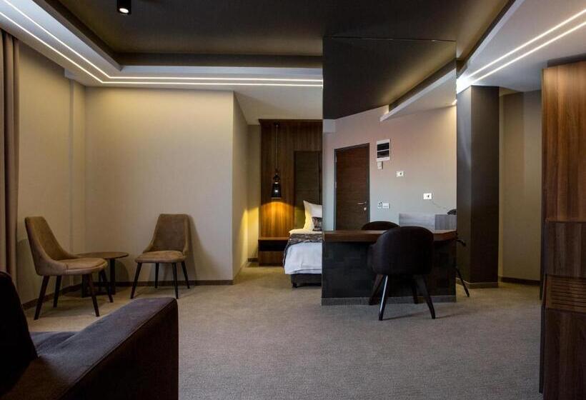 اتاق استاندارد سه نفره, Ideo Lux