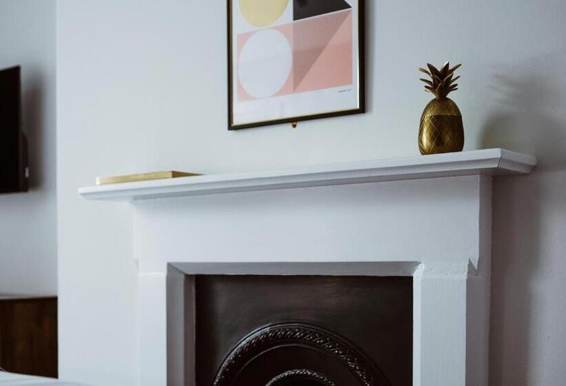 标准间, The Masons Arms