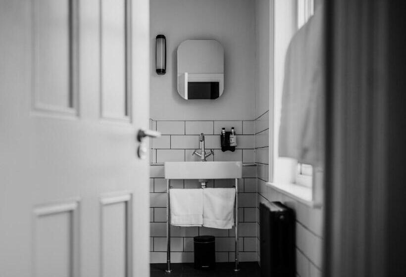 豪华房间, The Masons Arms