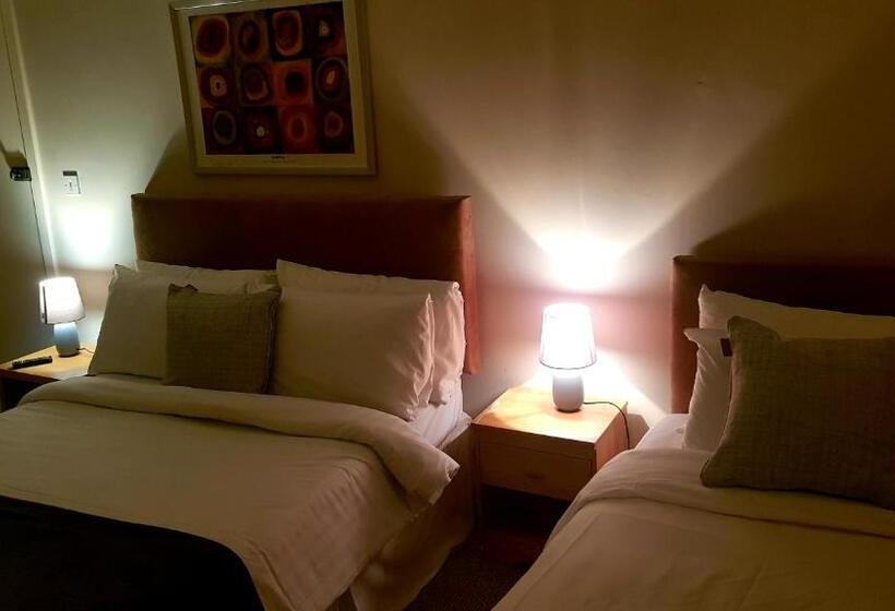 Семейный Номер, The Auld Triangle