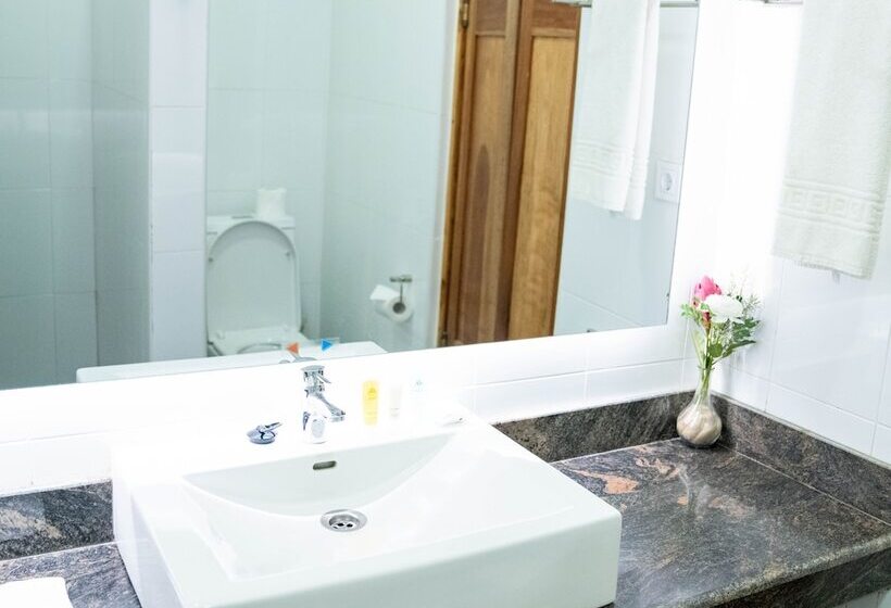 اتاق سوپریور با چشم‌انداز دریا, Golden Hill Parker