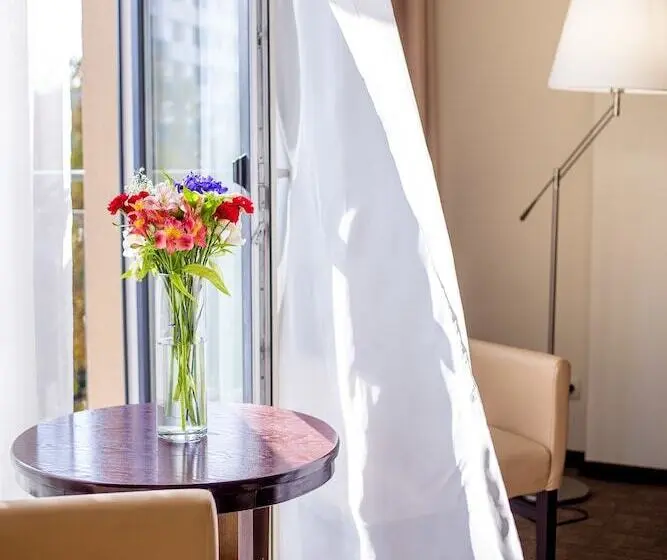 スイート, Green Park Hotel & Spa