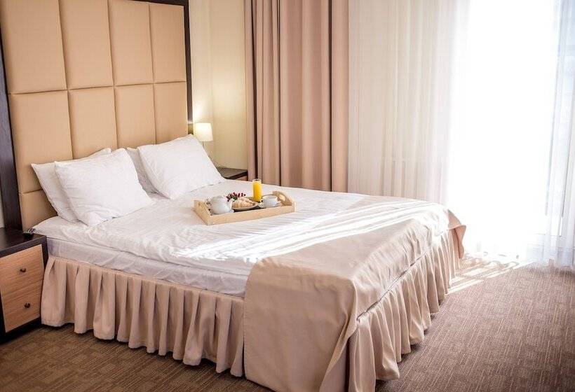 سوییت, Green Park Hotel & Spa