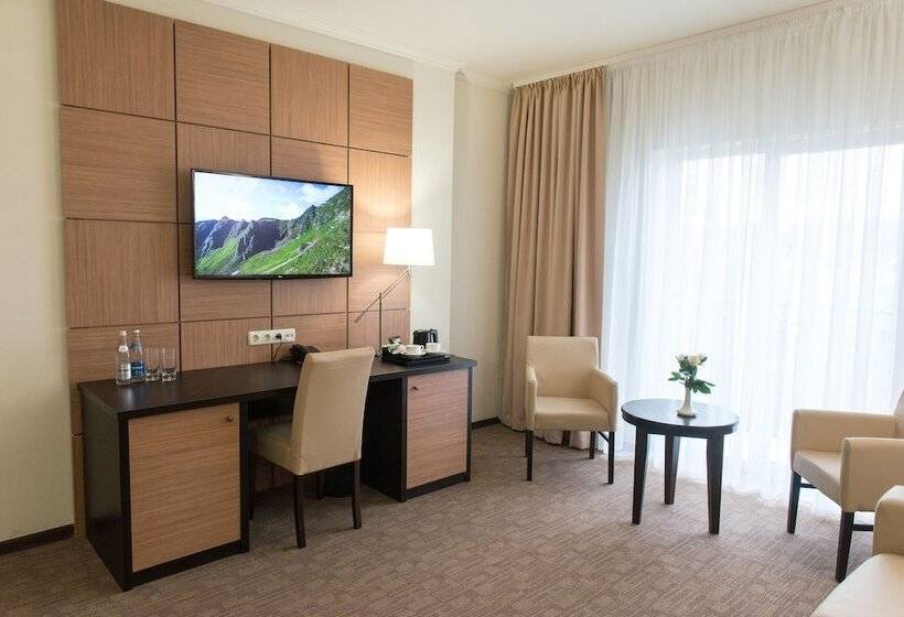 سوییت, Green Park Hotel & Spa