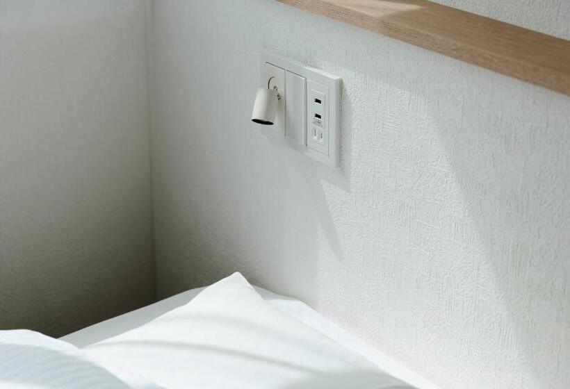 Camera Deluxe, Potmum Sapporo