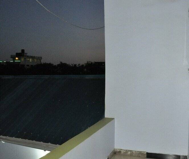 디럭스 룸 도시 전망, Six Eight Motel