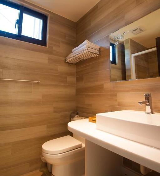 اتاق استاندارد سه تخته با بالکن, So Lohas B&b