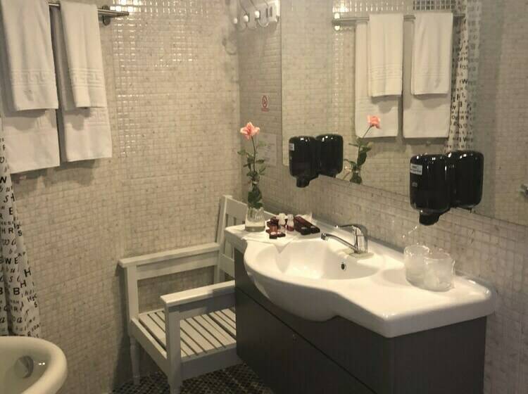 Номер Deluxe, Ambra Boutique Hotel & Bistro