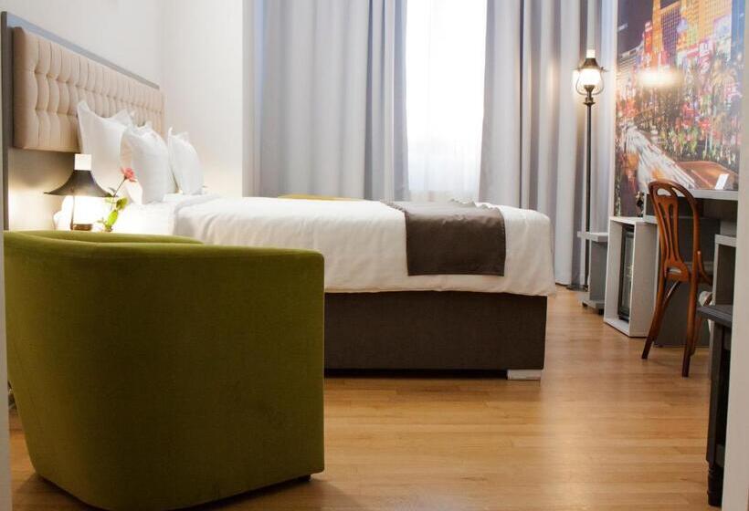 Номер Deluxe, Ambra Boutique Hotel & Bistro