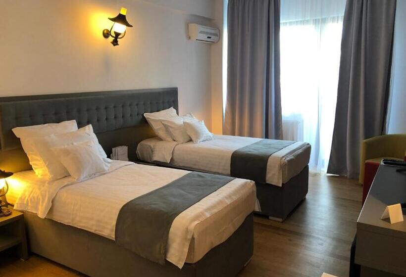 Номер Стандарт, Ambra Boutique Hotel & Bistro