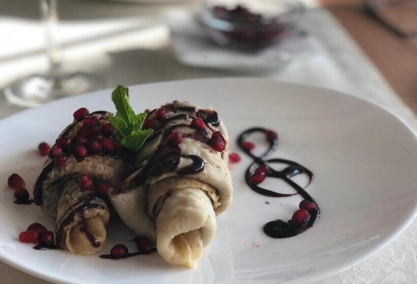 Семейный Номер Deluxe, Ambra Boutique Hotel & Bistro