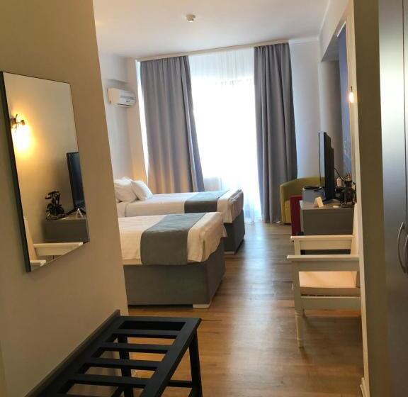 Семейный Номер Deluxe, Ambra Boutique Hotel & Bistro