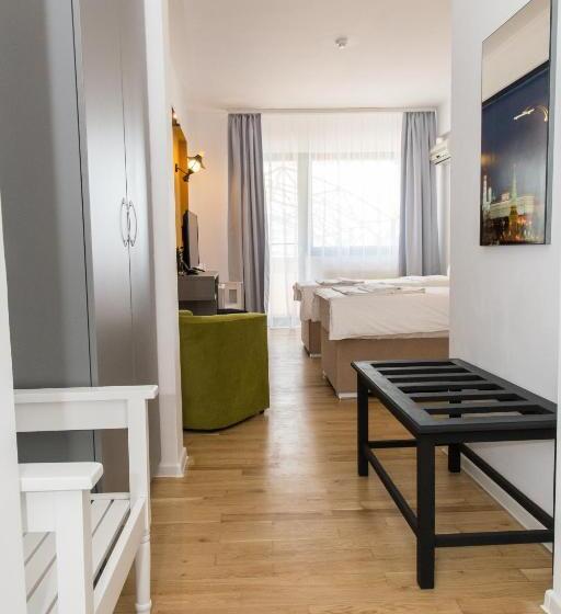 Семейный Номер Deluxe, Ambra Boutique Hotel & Bistro