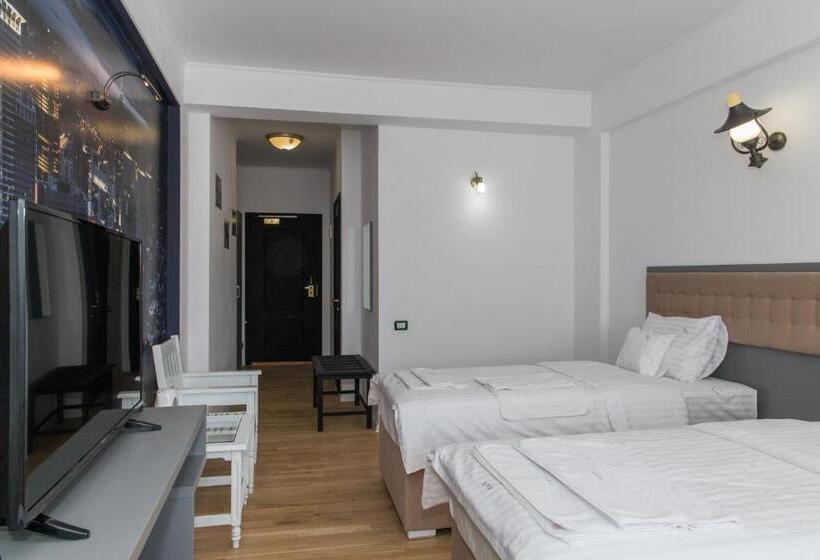 Семейный Номер Deluxe, Ambra Boutique Hotel & Bistro