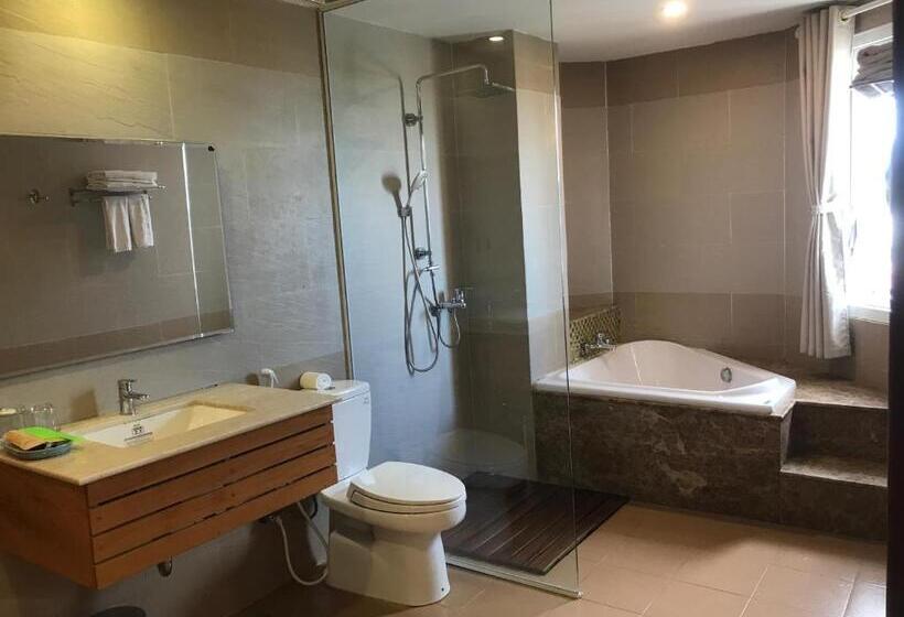 اتاق خانوادگی, Elegant