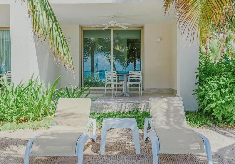 高级大房间, Izla Beach Front