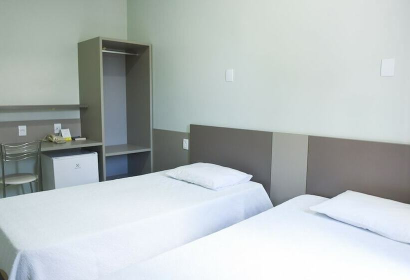 غرفة ديلوكس, Uiramutam Palace