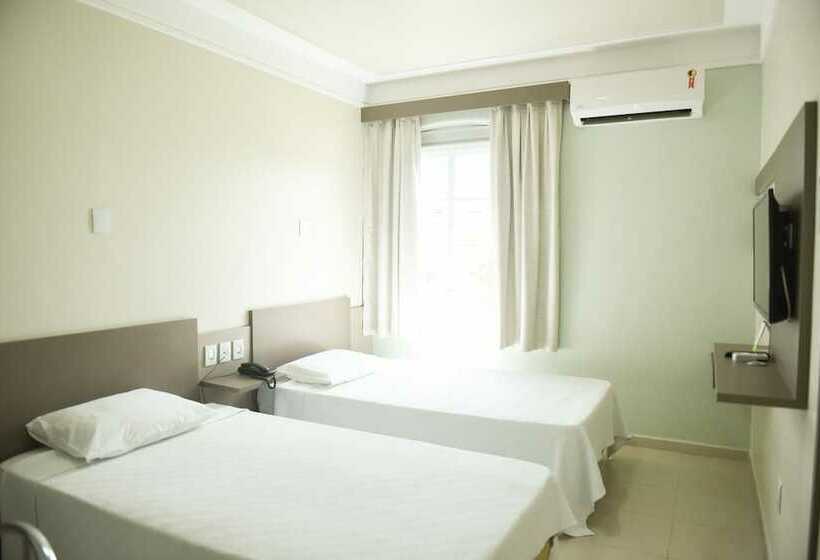 غرفة ديلوكس, Uiramutam Palace