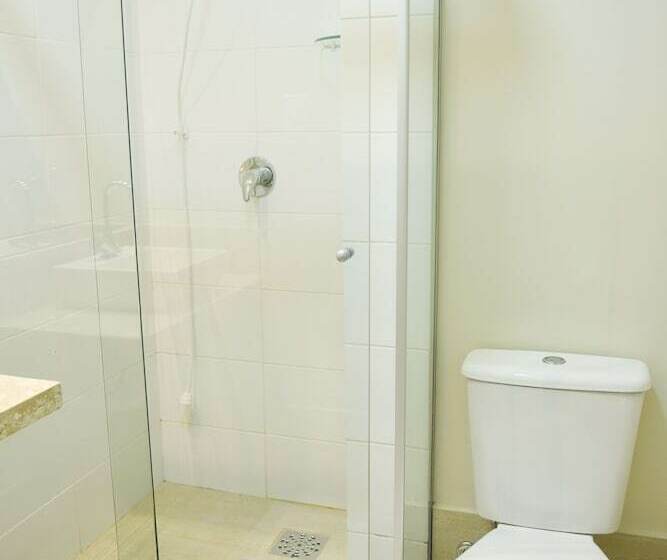 غرفة ديلوكس, Uiramutam Palace