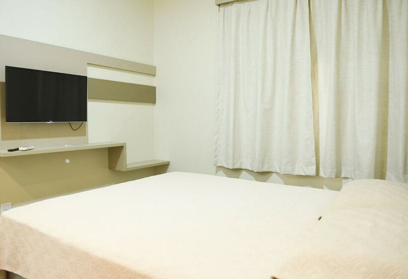 غرفة ديلوكس, Uiramutam Palace