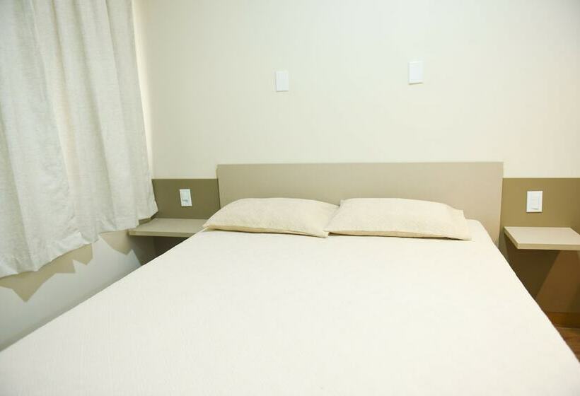 غرفة ديلوكس, Uiramutam Palace