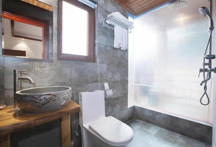 اتاق استاندارد با چشم‌انداز کوهستان, Yangshuo Xiao Long River