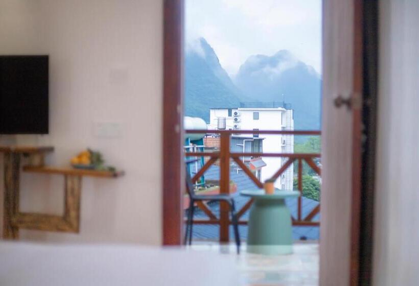 اتاق استاندارد با چشم‌انداز کوهستان, Yangshuo Xiao Long River