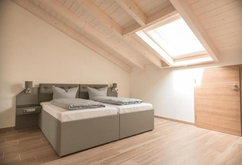 Люкс 2 Спальни, Stadthotel Donauwörth