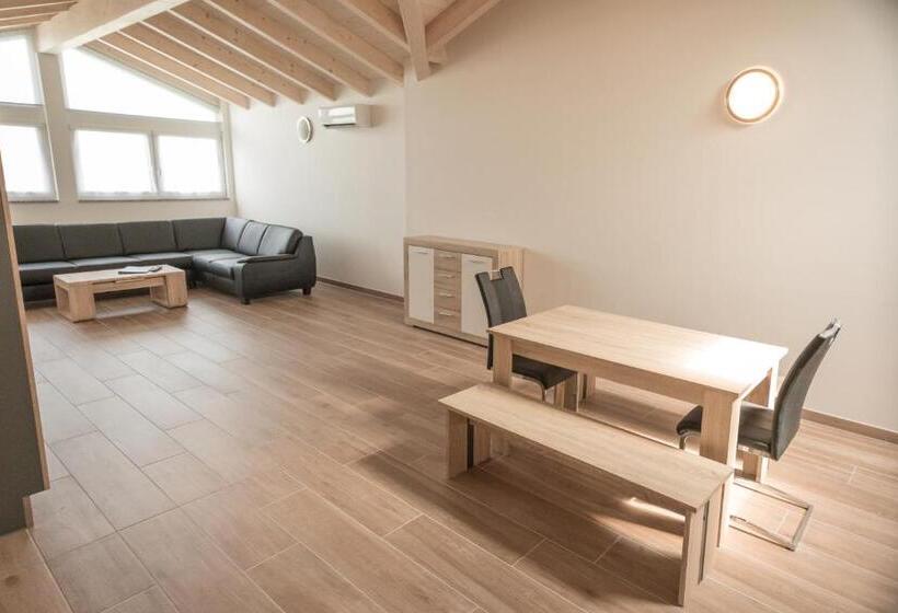 Люкс 2 Спальни, Stadthotel Donauwörth