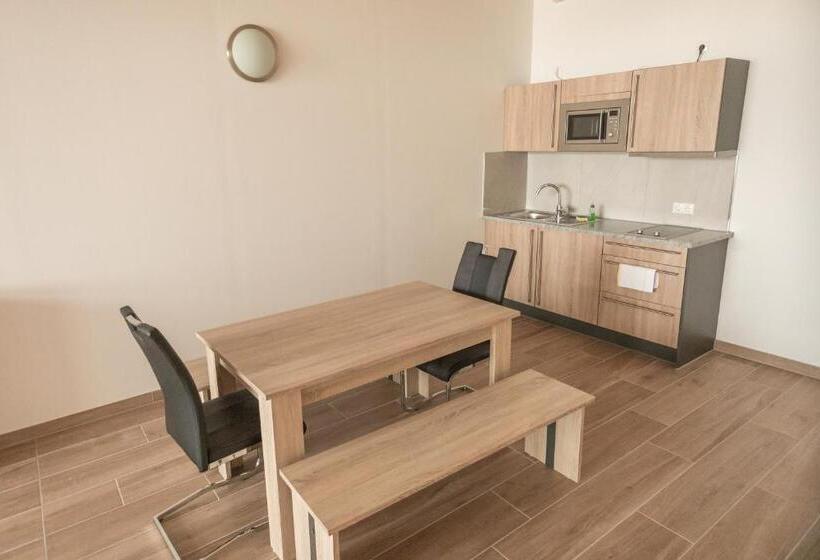 Люкс 2 Спальни, Stadthotel Donauwörth