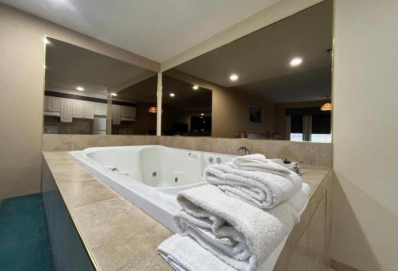 חדר סטנדרט עם מיטת קינג, Western Budget Motel #1 & 2 Whitecourt