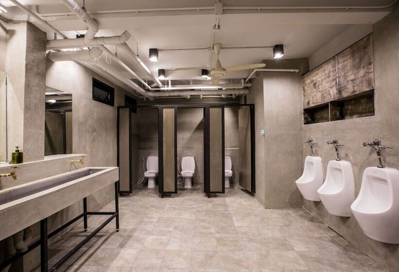 Ortak Banyolu Standart Oda, Bed To Bangkok   Hostel