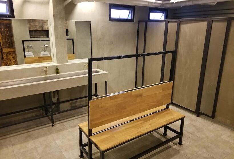 Quarto Estandar Banheiro Compartilhado, Bed To Bangkok   Hostel