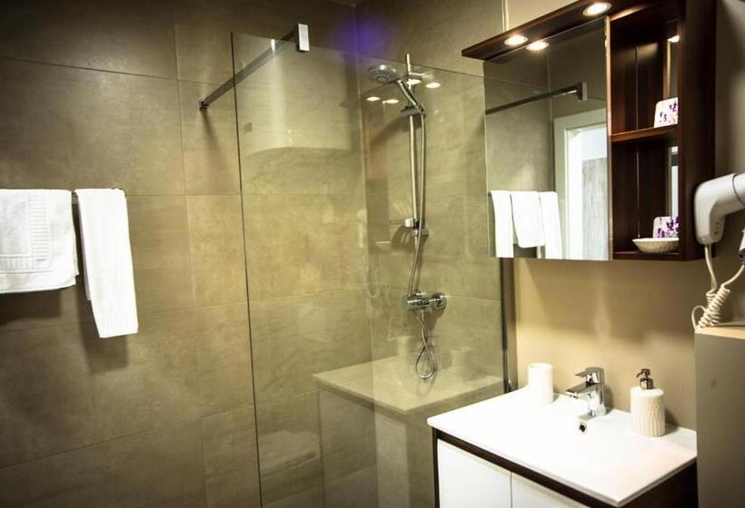 חדר סטנדרט, Cafe Restaurant Leo