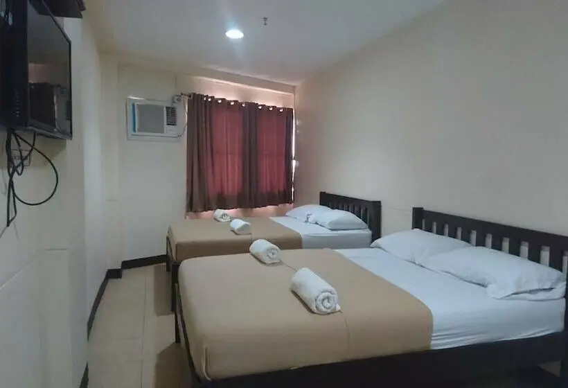 Deluxe Neljän Hengen Huone, Calamba Pension Plaza