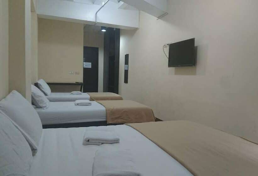 デラックスの４人部屋, Calamba Pension Plaza