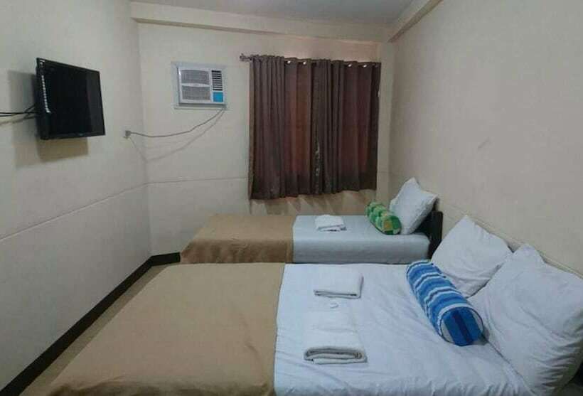 디럭스 트리플 룸, Calamba Pension Plaza