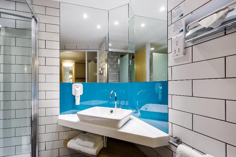 디럭스 룸, Calamba Pension Plaza