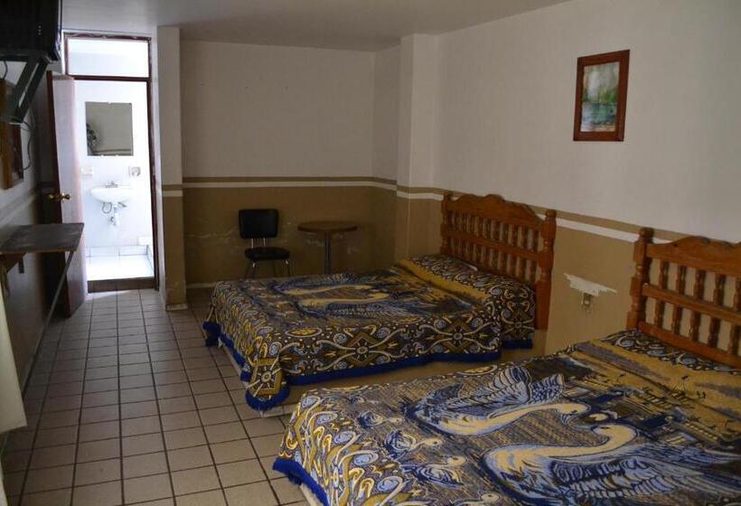 スタンダード４人部屋, Plaza Romo